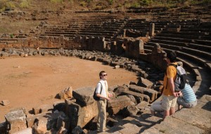 Antik Tiyatronun Restorasyon İhalesi 4,5 Milyona Yapıldı. Antik Tiyatronun Restorasyon İhalesi Antik Tiyatronun Restorasyon İhalesi